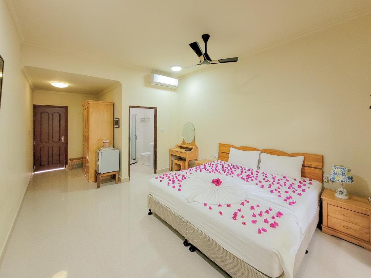 Sunrise Inn Thoddoo Bagian luar foto