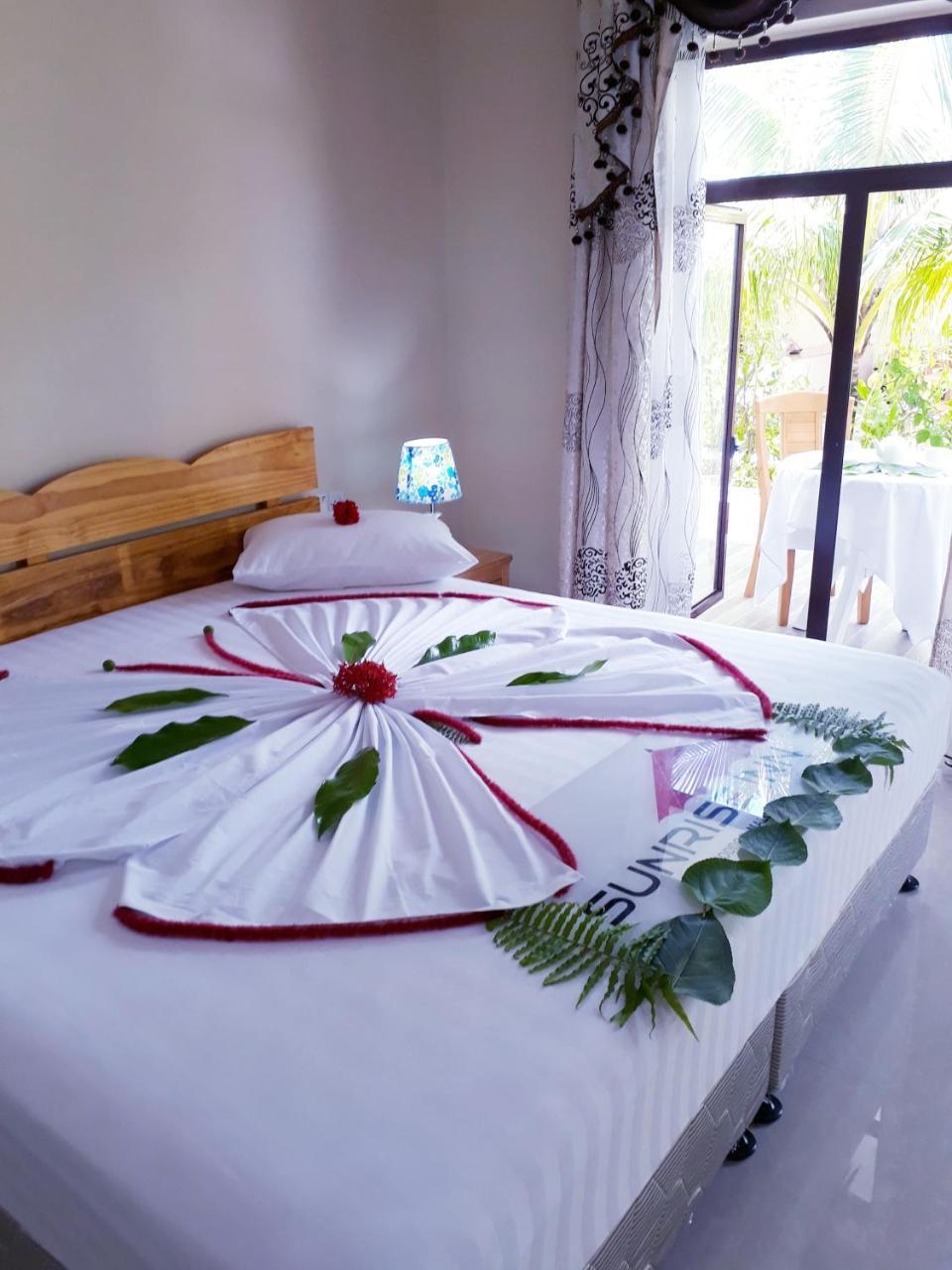 Sunrise Inn Thoddoo Bagian luar foto